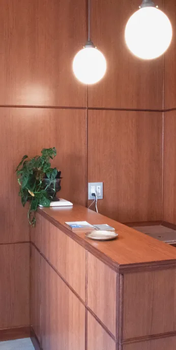 受付のカウンター