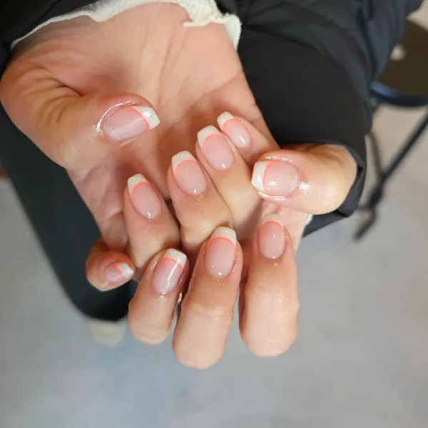 オレンジのフレンチネイル