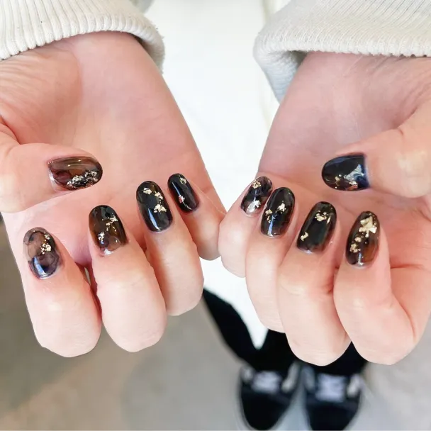 べっこう柄のネイル