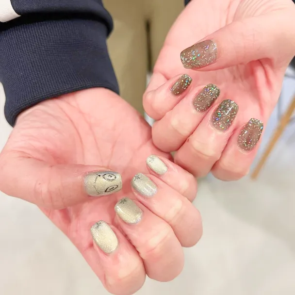 ゴールド系のネイル