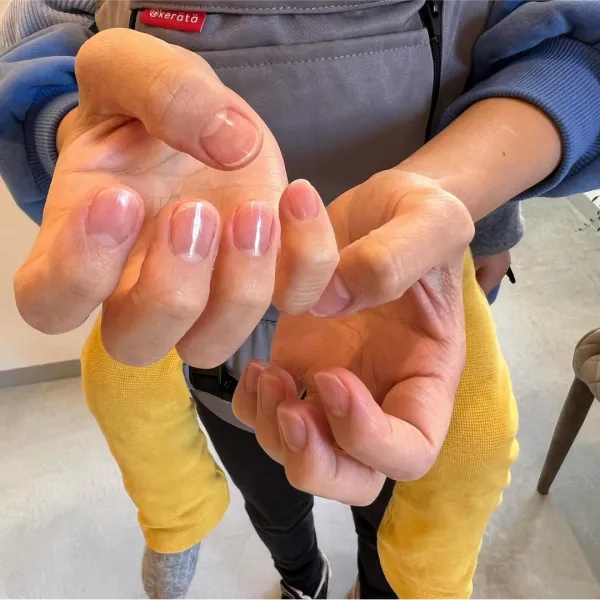 清潔に整えられた爪